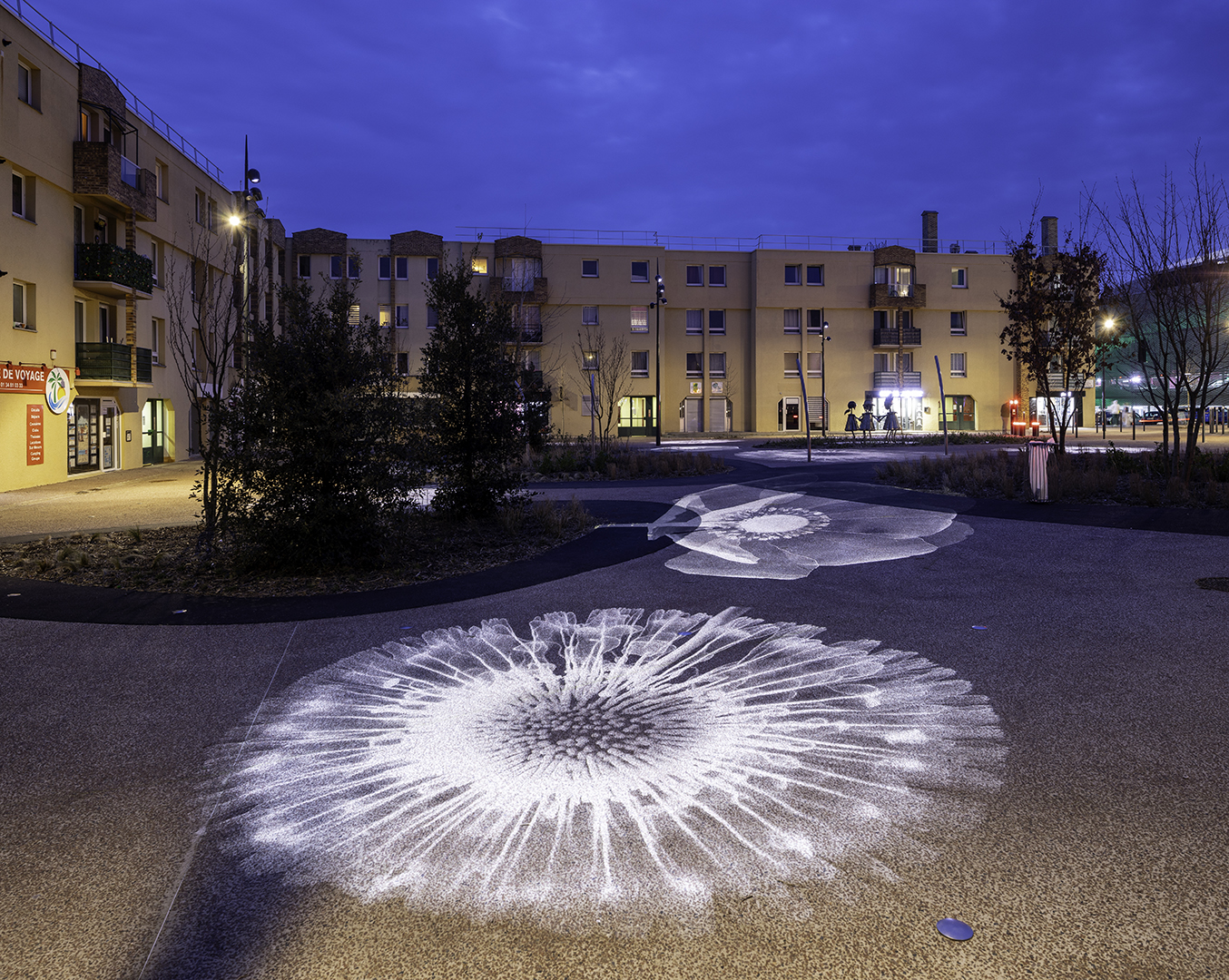 Place du Commerce à Plaisir (78)